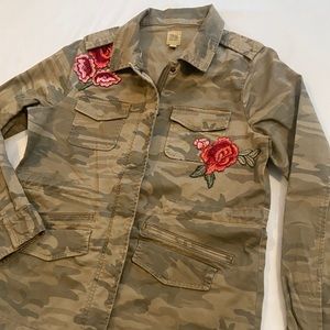 True Craft Camo-Rose Jacket. NWOT. Size M